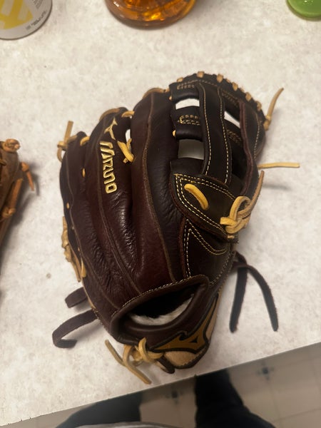 Right Hand Throw 12.5" Franchise Baseball Glove