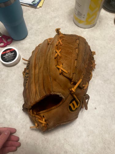 Outfield 12.5" A2000 Baseball Glove