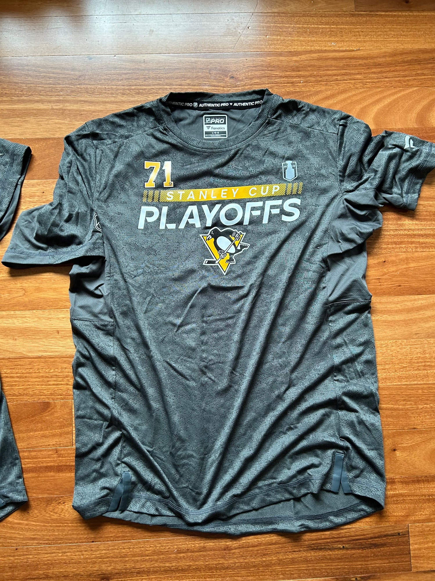  Evgeni Malkin T-Shirt (Premium Men's T-Shirt, Small, Tri Black)  - Evgeni Malkin Pittsburgh Elite WHT : Sports & Outdoors