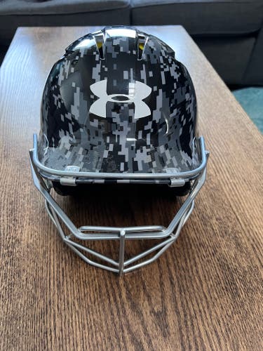 New 6 1/2 - 7 1/2 Under Armour UABH2 Batting Helmet