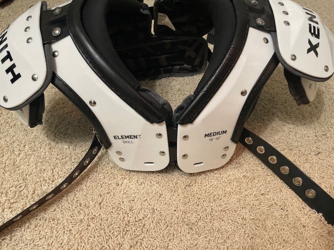 Adult Medium Xenith Shoulder Pads