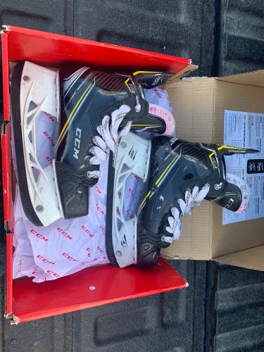 CCM Super Tacks AS1 skates (junior) - Size 5.0 D