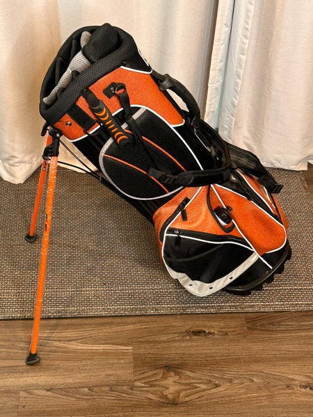 Cleveland Cavaliers Golf Bag / Unique Basketball Material!!!