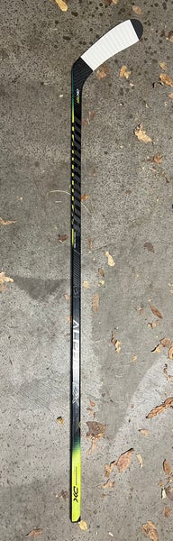 Senior Right Handed W05 Alpha DX Hockey Stick