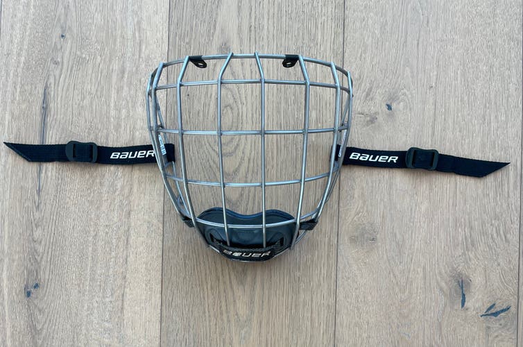 New Bauer Re-Akt Oval Titanium Facemask, Full Cage, Medium, Includes Hardware