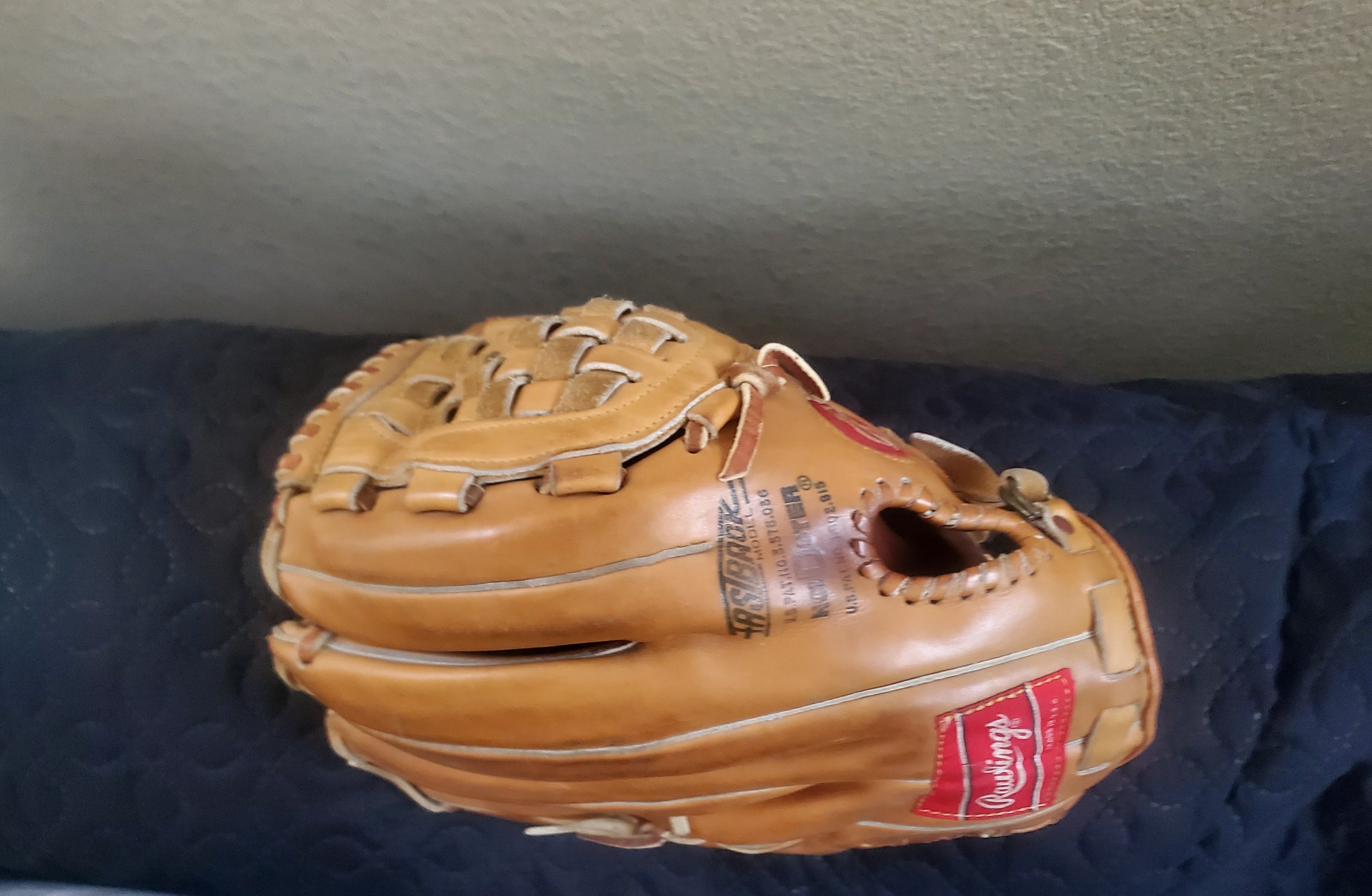VTG RAWLINGS XFG 12 RHT GLOVE | SidelineSwap | Buy and Sell on