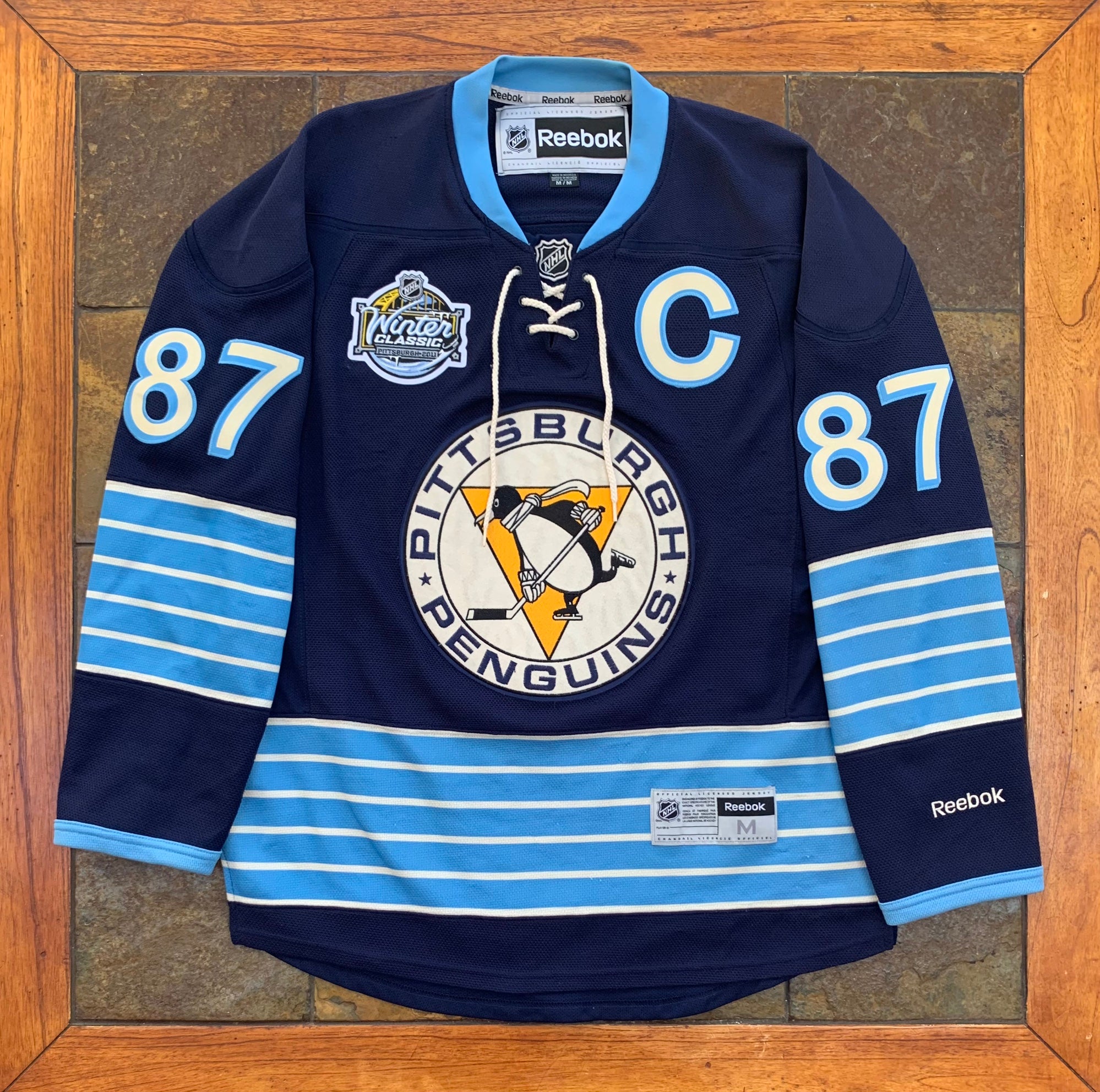 NWT-XL PITTSBURGH PENGUINS 2011 NHL WINTER CLASSIC LICENSED REEBOK HOCKEY  JERSEY