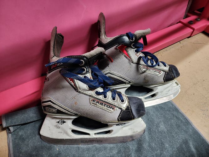 Junior Used Easton Stealth S5 Hockey Skates Size 5