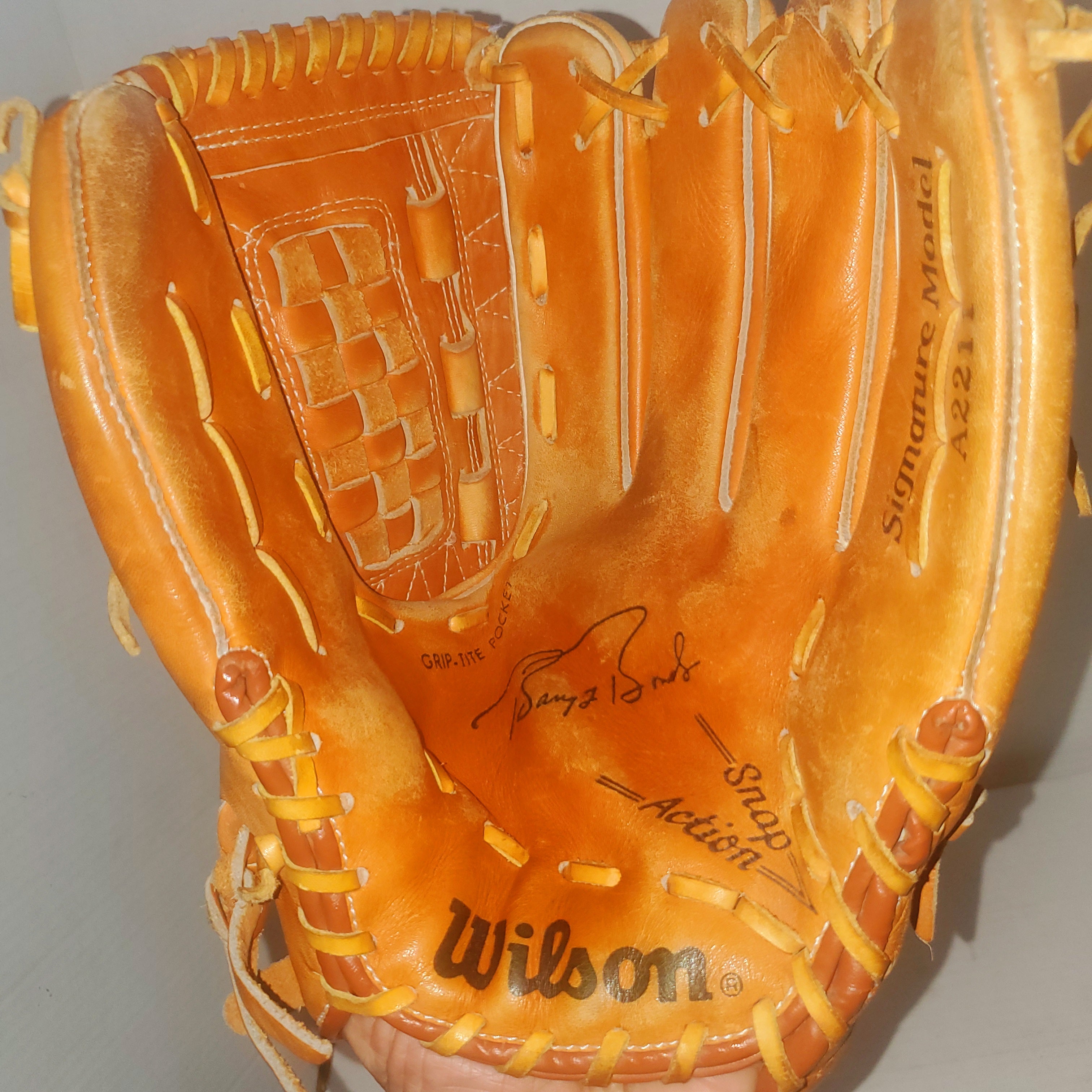 Used Right Hand Throw 12 Signiture Series Baseball Glove