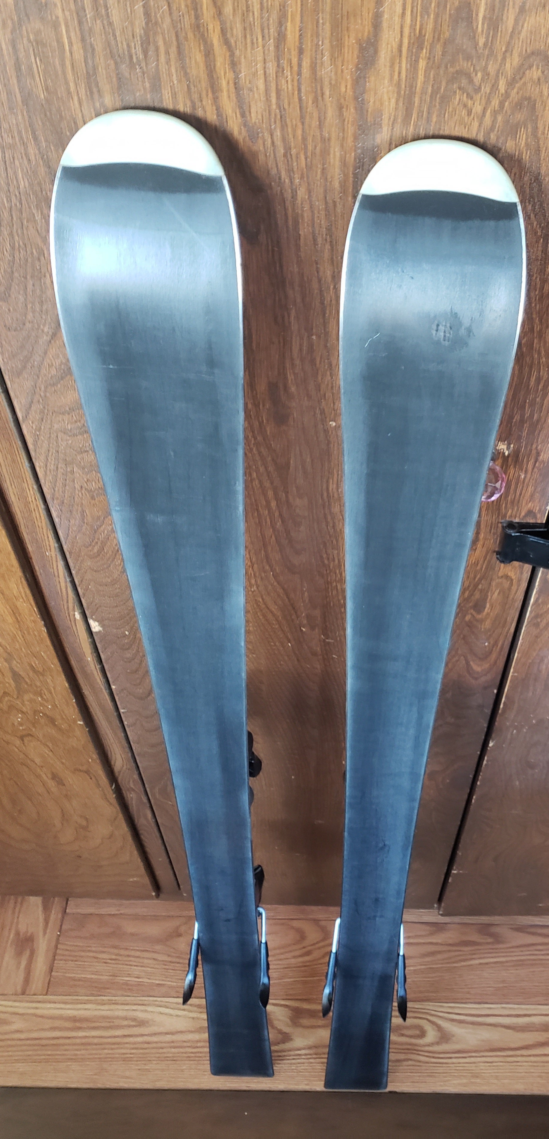 WOMENS 148cm ATOMIC e.5 Zone Skis *USED* READY TO USE