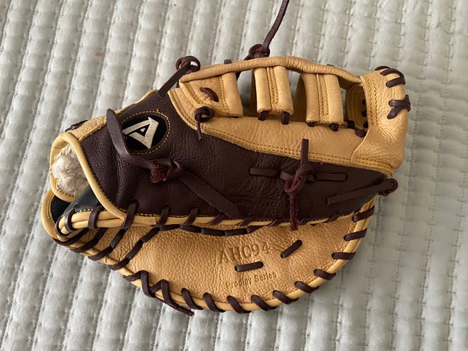 Used First Base 11.5" Baseball Glove Akadema