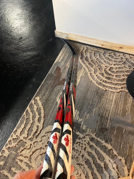 Senior Right Handed P92M Vapor FlyLite Hockey Stick