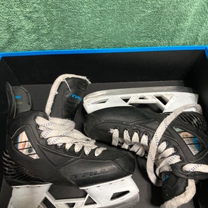 Used True Pro Custom Hockey Skates 6