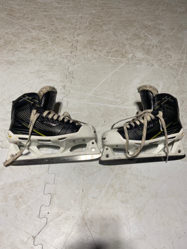 Junior CCM Regular Width  Size 4.5 Tacks 4092 Hockey Goalie Skates