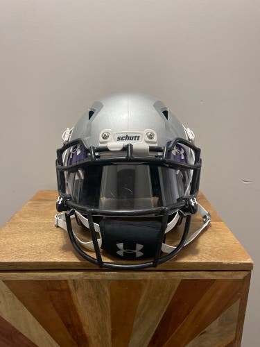 Used Large Schutt Vengeance Z10 Helmet