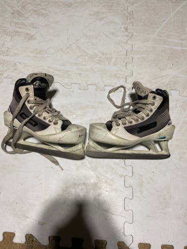 Used Bauer Regular Width  Size 2.5 Reactor 4000 Hockey Goalie Skates