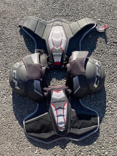 Senior Large CCM JetSpeed FT390 Shoulder Pads