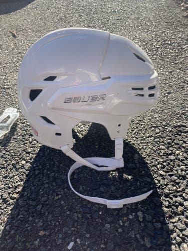 Used Large Bauer Re-Akt 95 Helmet