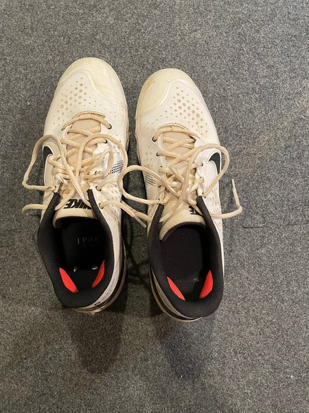 White Used Metal Low Top