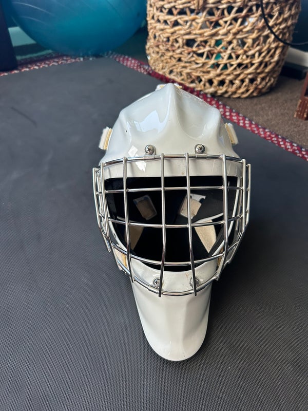 OTNY X1 Kevlar Certified Goalie Mask Jr. with Dangler Used