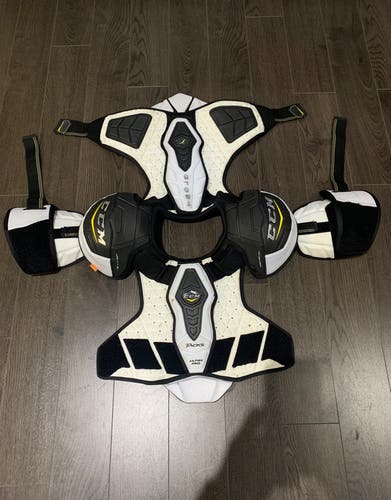 CCM ULTRA TACKS PRO SHOULDER PADS SENIOR MEDIUM NHL PRO STOCK