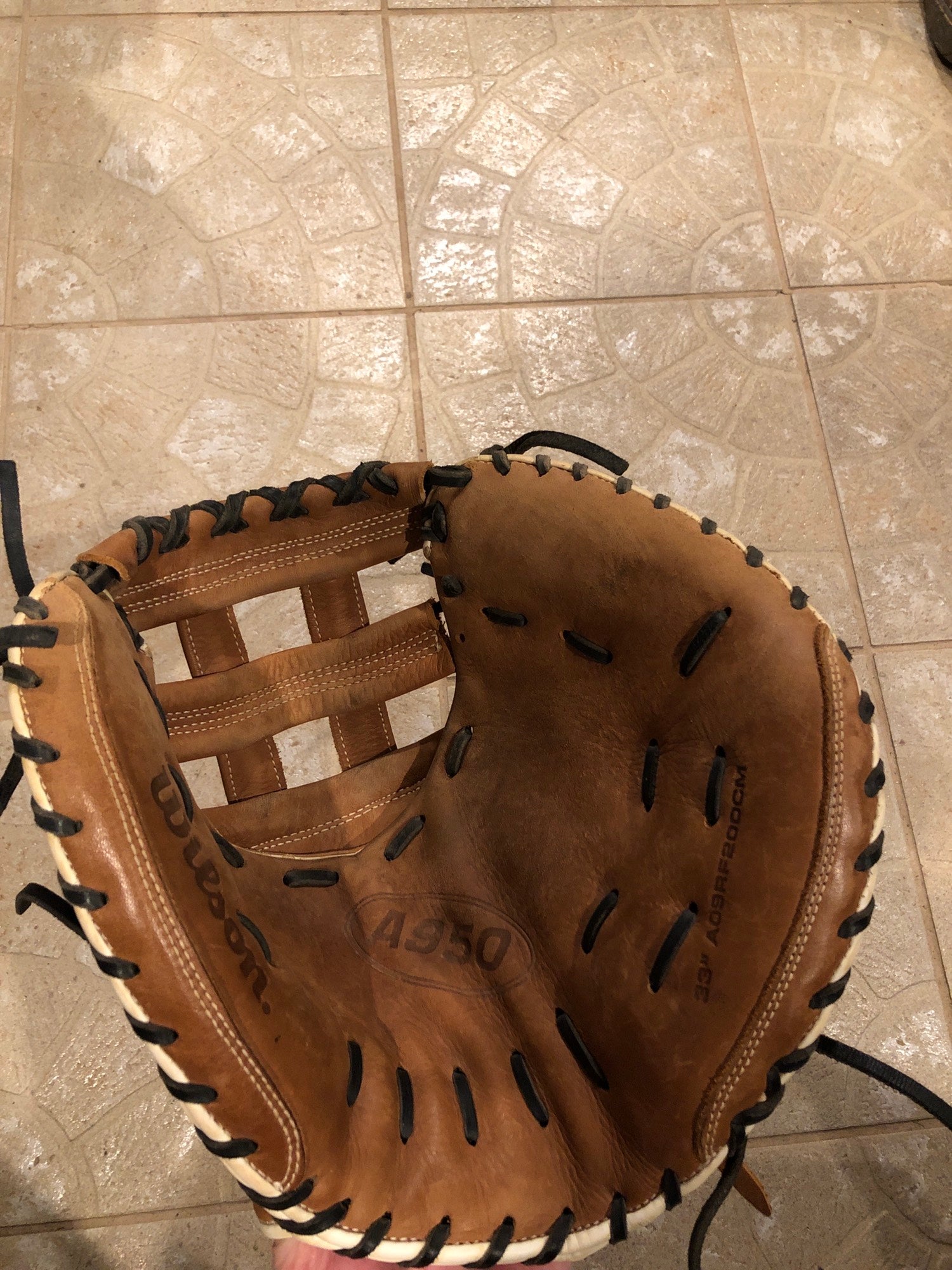 Wilson a950 sale catchers mitt