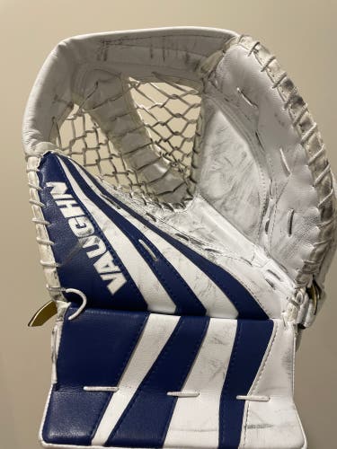 Used 600 Vaughn SLR2 Pro Goalie Glove