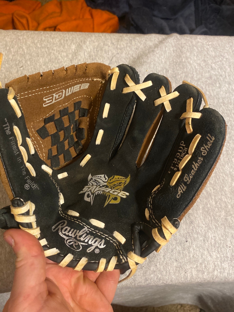 Rawlings Savage 9 1/2” Baseball Glove