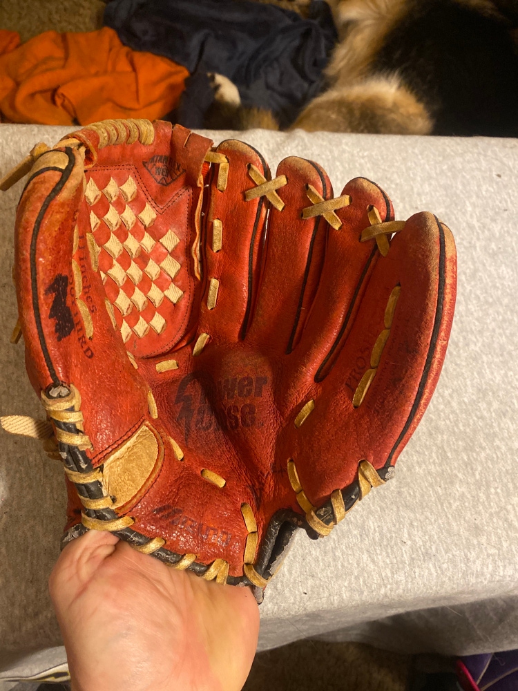 Mizuno Prospect 11” Red Baseball Glove