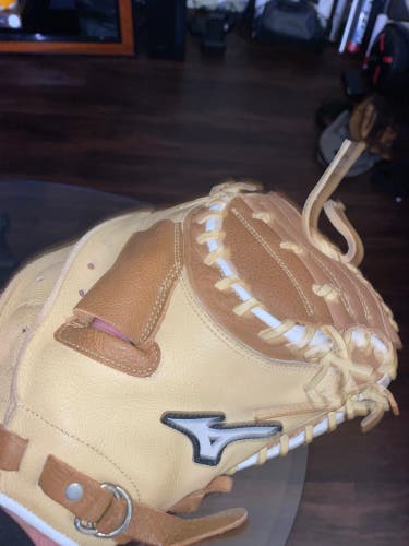 Used Right Hand Throw 33.5" Franchise Baseball Glove