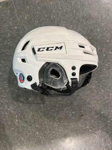 New Small CCM Tacks 910 Helmet