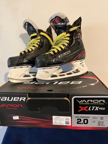 Used Bauer Regular Width Size 2 Vapor Hockey Skates
