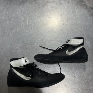 Used Nike Senior 9.5 Wrestling Shoes