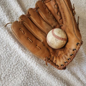 Wilson Left Hand Throw Ball Hawk Ron Santo Signature Model Baseball Glove 11.5" Game Ready-Nice