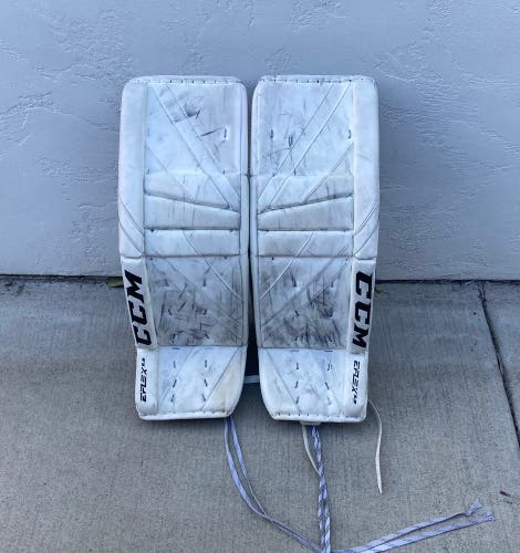 Used 34+2 CCM EFLEX 5.9 leg pads