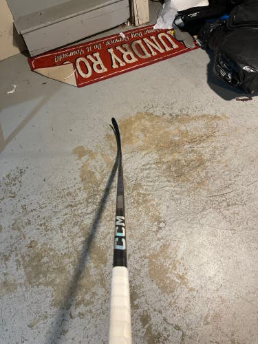 USED SENIOR CCM TRIGGER 7 PRO 70 FLEX P90TM (Cut 1 inch)