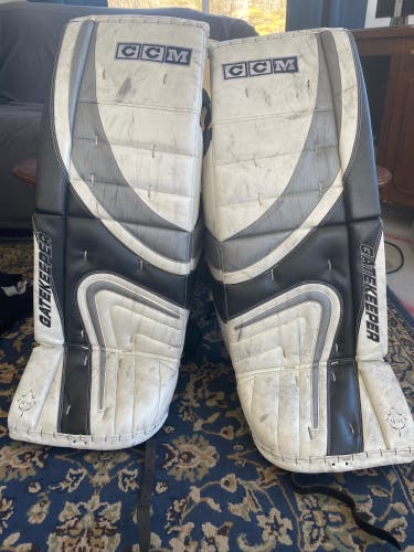 Cam goalie leg pads