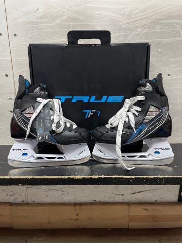 New True Regular Width  Size 4.5 TF7 Hockey Skates