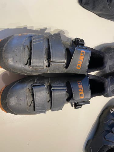 Gray Men's Size 9.0 (Women's 10) Giro Cycling Shoes