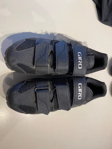 Black Unisex Size 6.5 (Women's 7.5) Giro Cycling Shoes
