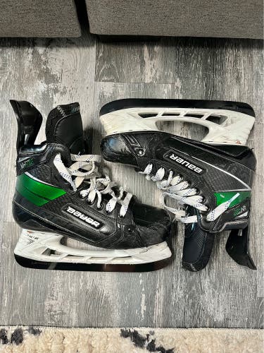 Used Bauer Regular Width Pro Stock Size 5 Supreme UltraSonic Hockey Skates