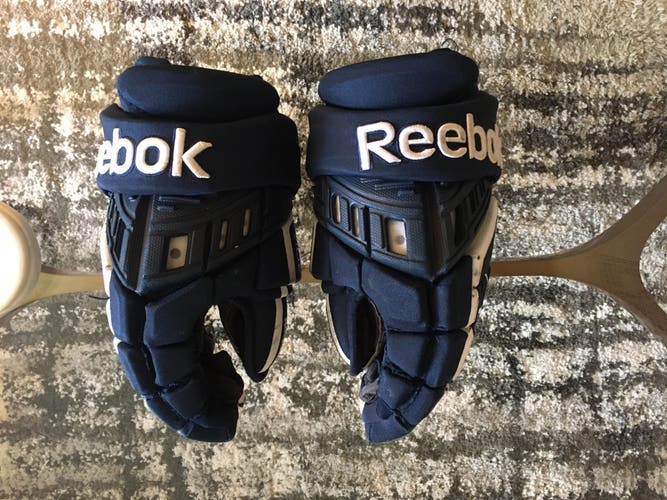 Reebok 30K gloves in good shape-no holes