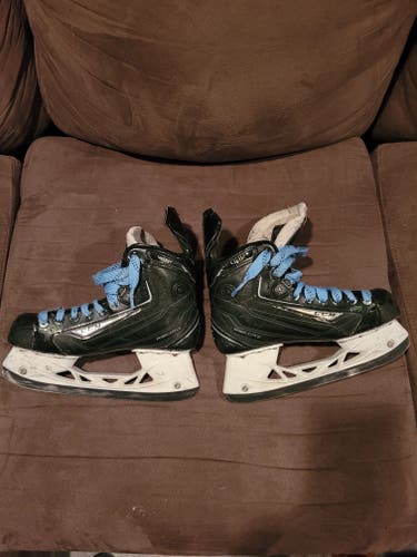 Junior Used CCM RibCor 48K Pump Hockey Skates Regular Width Size 5