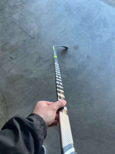 Senior Left Hand W28  Alpha LX Pro Hockey Stick