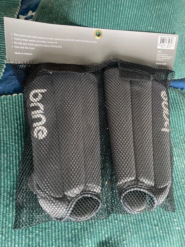 Adult brine lacrosse shin guards