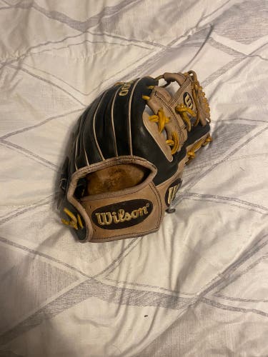 Used Infield 11.5" A2000 Baseball Glove