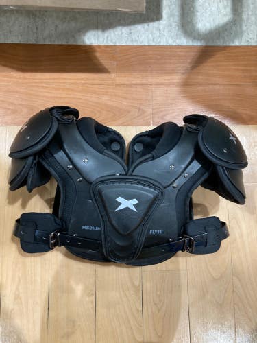 Used Medium Xenith Flyte Shoulder Pads