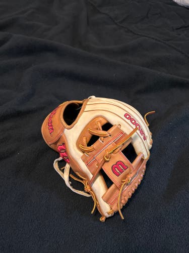 Infield 11.5" A2000 Baseball Glove