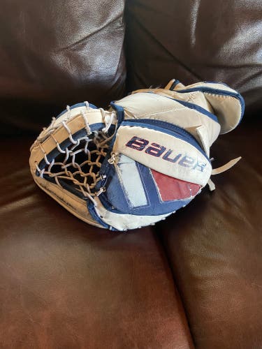 Bauer one.7 goalie glove