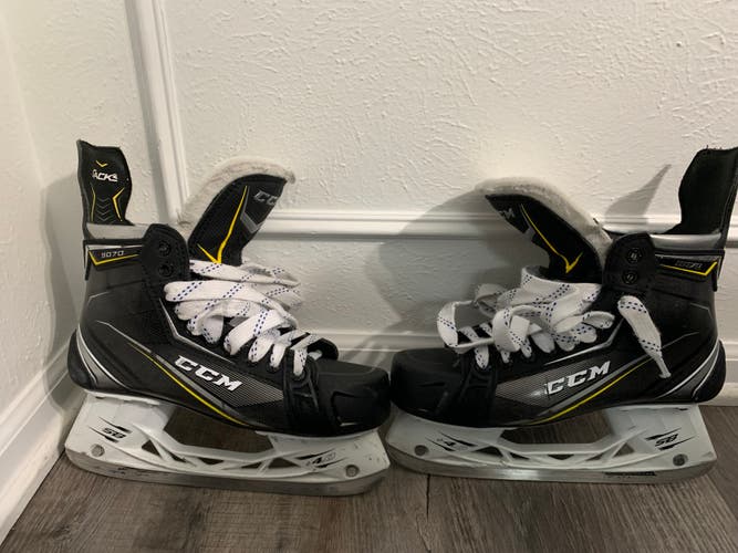 Senior Used CCM Tacks 9070 Hockey Skates Regular Width Size 7.5